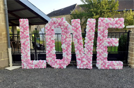 Grande lettre en fleurs